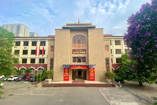 Toàn cảnh khuôn viên